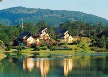 Khung cảnh tuyệt đẹp trong khu du lịch Hồ Bình An