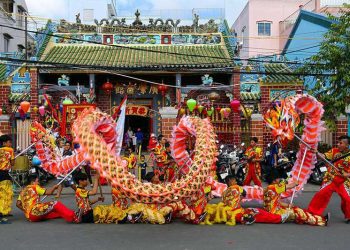 Lễ hội miếu Ông Bổn là một lễ hội ở Bình Dương đậm chất văn hóa truyền thống