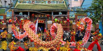 Lễ hội miếu Ông Bổn là một lễ hội ở Bình Dương đậm chất văn hóa truyền thống