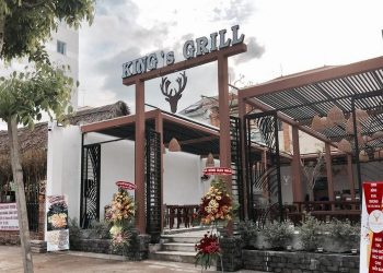King’s Grill Restaurant với không gian sang trọng, thoáng mát
