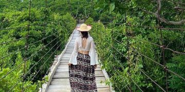 Suối Lồ Ô Bình Dương với cây xanh mang đến bầu không khí trong lành