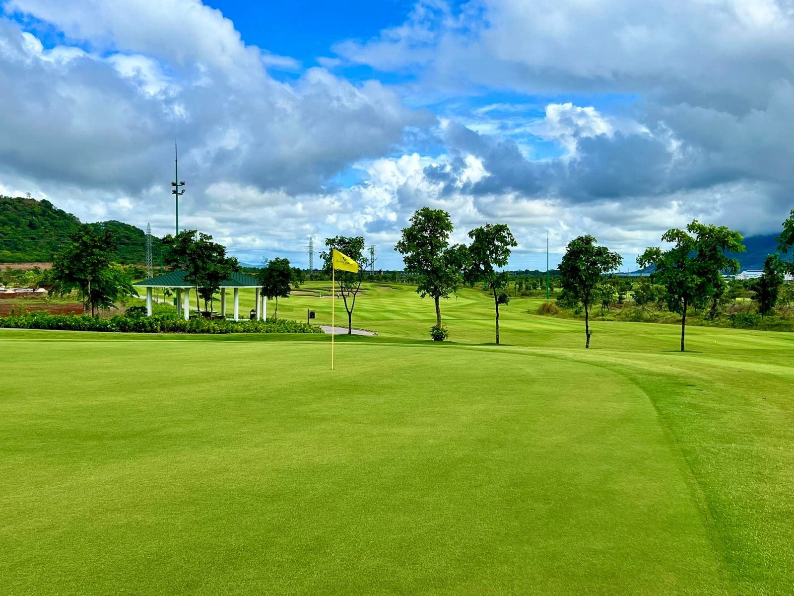 Trải Nghiệm Đẳng Cấp Tại Sân Golf Harmonie Golf Park - Thiên Đường Dành Cho Golfer