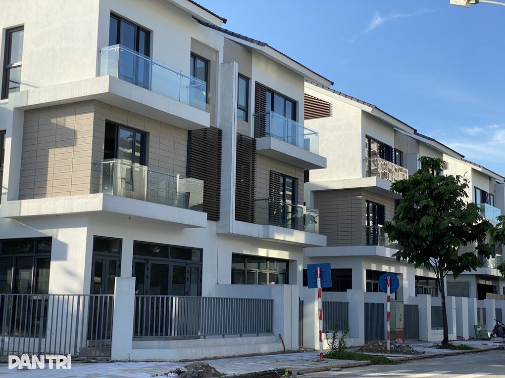 Giá Căn Hộ Tăng Mạnh: Thị Trường Bất Động Sản Việt Nam Đối Mặt Nhiều Khó Khăn