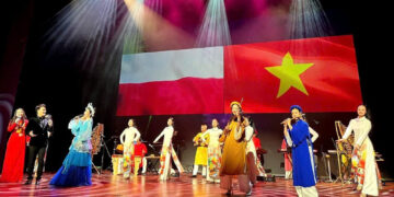 Nghệ Sĩ Dương Lệ Bình Mang Vũ Kịch “Khổng Tước” Đến Việt Nam