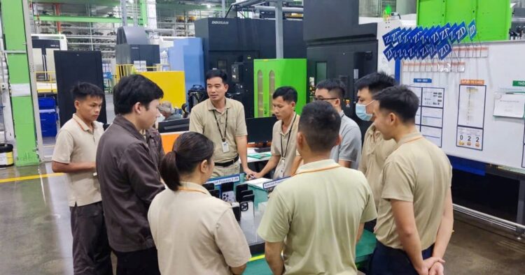 Đánh giá và Đề xuất Chính sách Phát triển Nguồn Nhân lực cho Chuyển đổi Số trong Ngành Công nghiệp Hỗ trợ của Phú Thọ 1 Đánh giá và Đề xuất Chính sách Phát triển Nguồn Nhân lực cho Chuyển đổi Số trong Ngành Công nghiệp Hỗ trợ của Phú Thọ