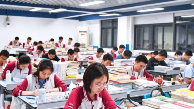Chứng chỉ HSK có thể tạo thêm lợi thế nhưng vẫn chỉ là một phần trong phương án tuyển sinh.